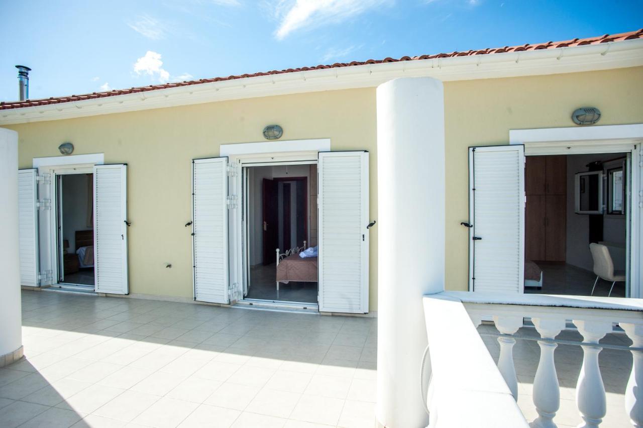 Nikos Apartments Spacious And Panoramic Argostoli  Bagian luar foto